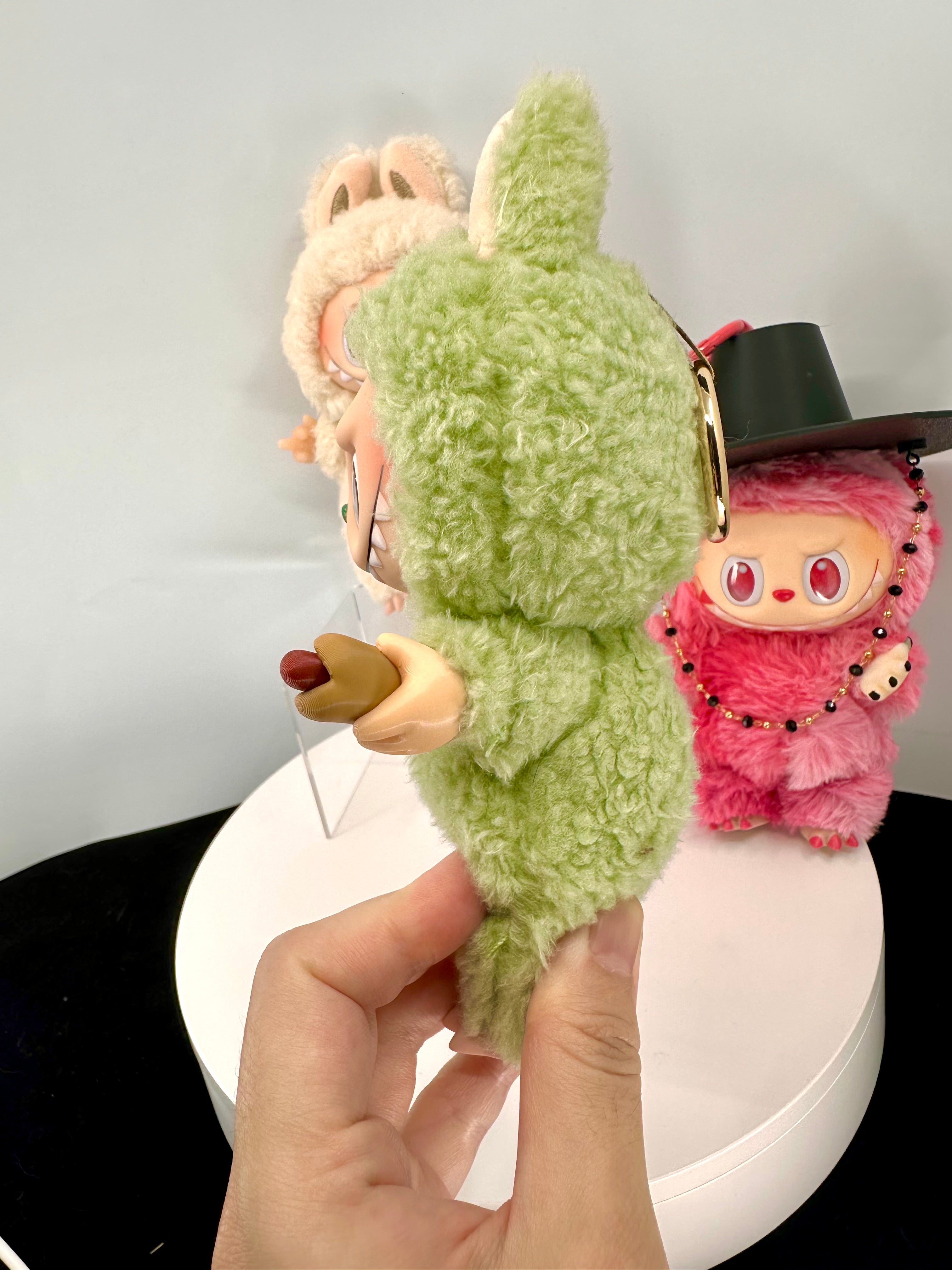 Plushy Hot Dog Hands – Detachable 3D Printed Accessory, Funny Pose Part for Custom Figure